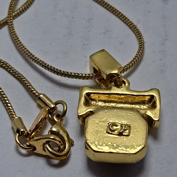 CP Branded Gold Tone Necklace With Large Blue Tone Stone Pendant 16" - Picture 11 of 11